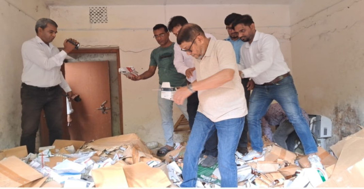 মোরেলগঞ্জ স্বাস্থ্য কমপ্লেক্স  আকস্মিক পরিদর্শনে স্বাস্থ্যমন্ত্রী