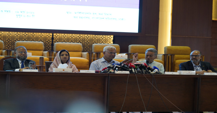 পরিবারের নারী প্রধানের নামে 'ফ্যামিলি কার্ড' প্রদানের যুগান্তকারী কর্মসূচী উদ্বোধন করবেন প্রধানমন্ত্রী -- অর্থ মন্ত্রী আমির খসরু মাহমুদ চৌধুরী